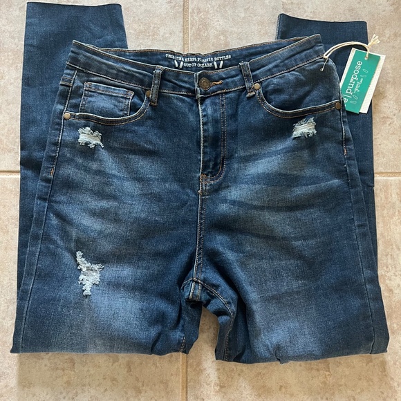 NWT Grace and Lace Repurposed Cropped Distressed Denim in Dark Mid Wash Size 14 - Picture 4 of 8